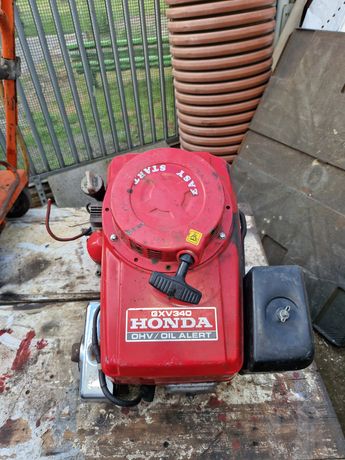 Silnik spalinowy marki Honda