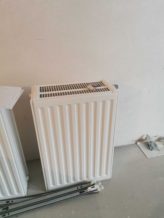 Grzejniki-panelowe 3 warstwowe 3szt nowe i grzejnik łazienkowy szt1