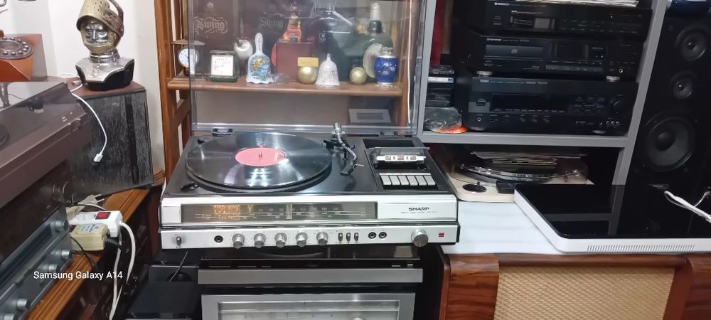 Rádio cassetes gira discos SHARP