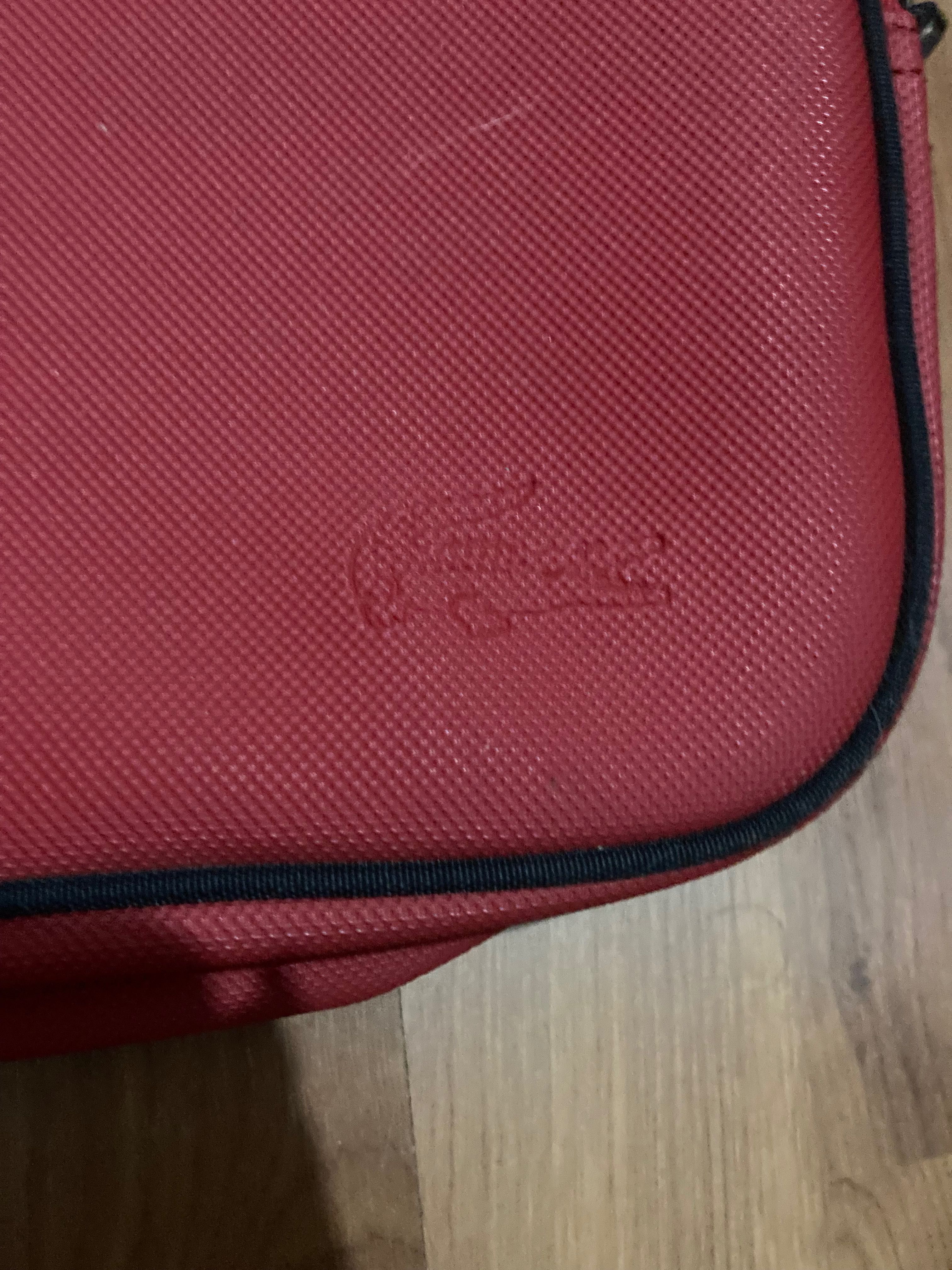 Malas lacoste vermelhas