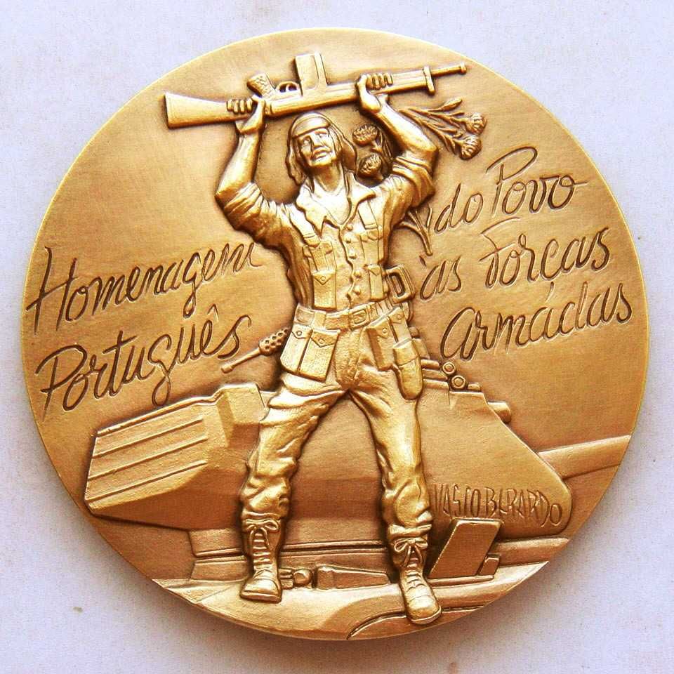 Medalha de Bronze Homenagem às Forças Armadas 25 de Abril por BERARDO