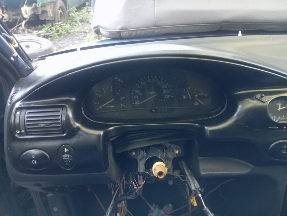 Торпеда (панель приладів) Ford Escort / Форд Ескорт