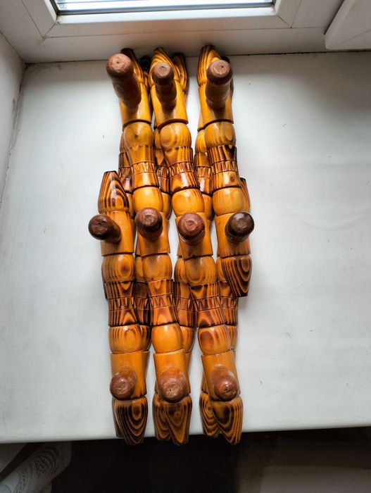 Продам дерев'яний вішак "гармошку'настінний на 10 гачків.