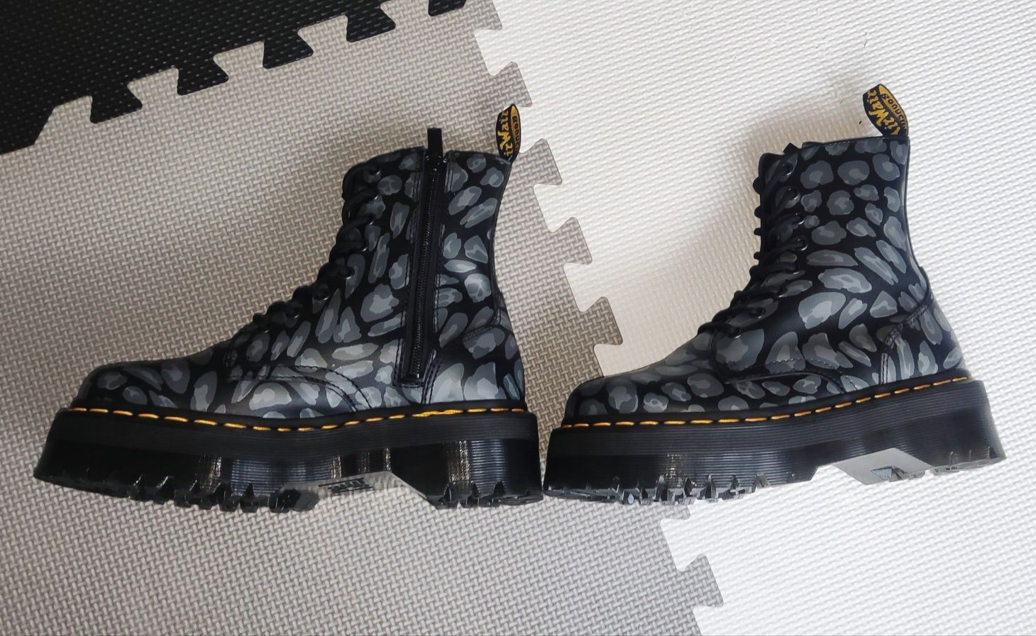 Dr. Martens Jadon Distorted Leopard Backhand rozmiar 38