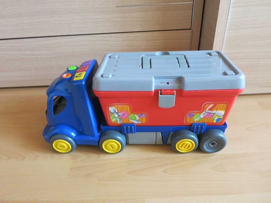 Duża ciężarówka, mechanik warsztat, budowniczy