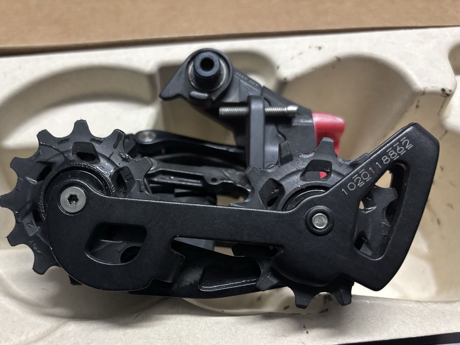 Desviador traseiro Sram Force eTap AXS D1. 12V