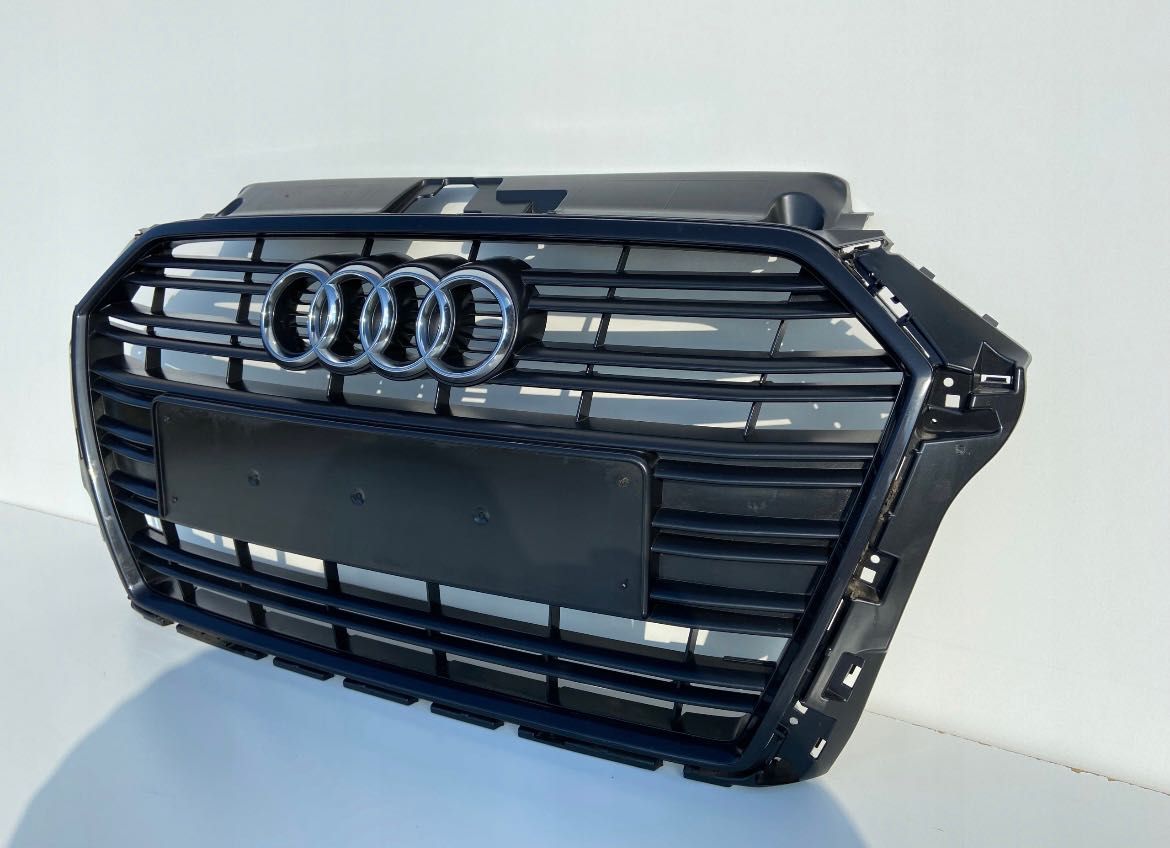 Решітка радіатора Audi A3 S3 S-lineLift 8V3/8V5