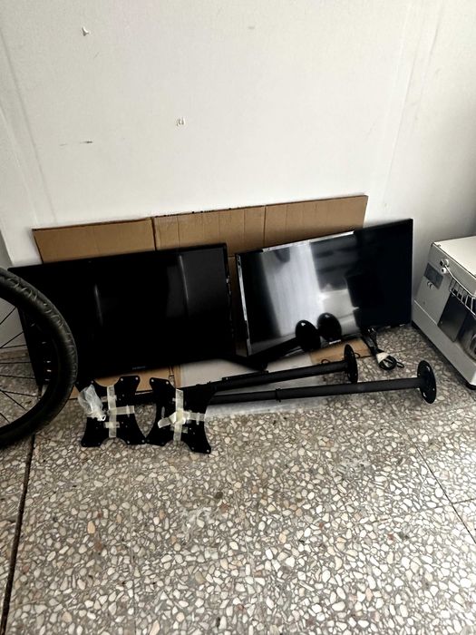 TV LCD 32" c/ suporte de teto