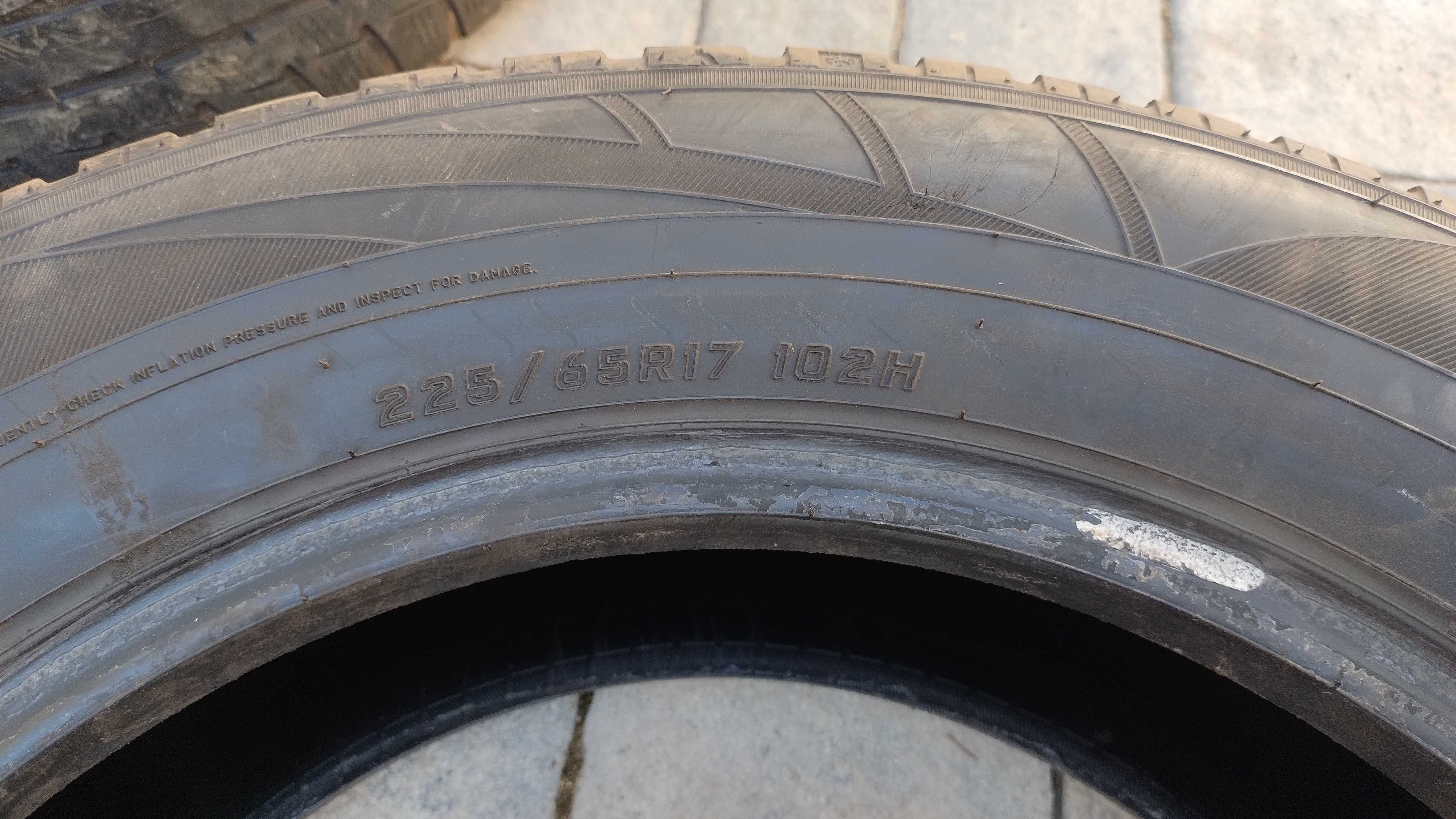 Opony zimowe 225/65 R17 102H Falken HS449 Eurowinter