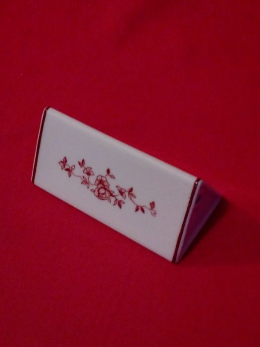 Paliteiro Triangular em porcelana da Electro-Cerâmica do Candal