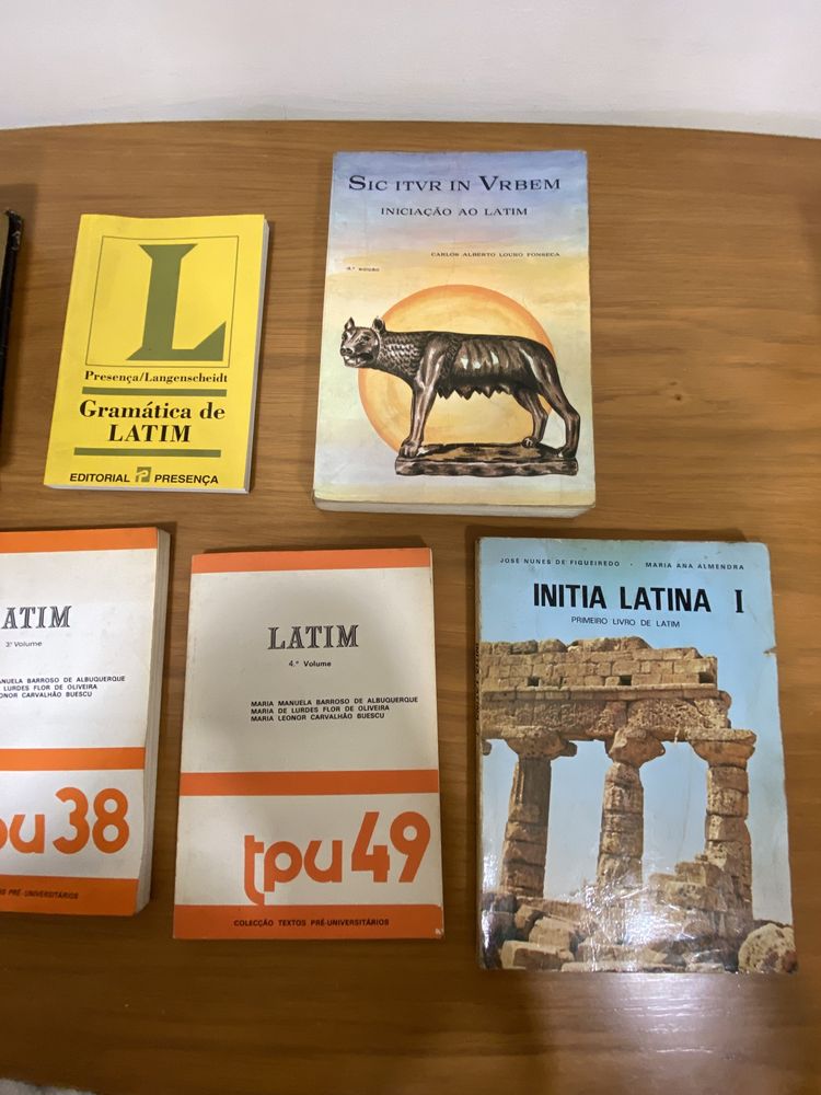 Livros para aprender latim