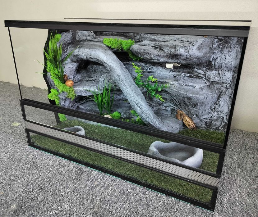 Terrarium z wystrojem dla małego pytona, zbożówki, TW23Sz2L, AquaWaves