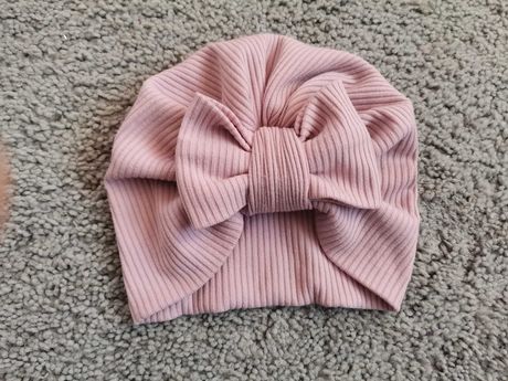 Продам шапку для девочки из ткани мустанг