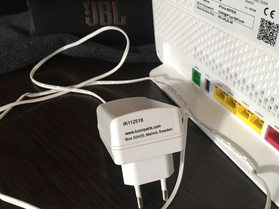 Telia 5370e router 2.4 Гц-1000 Мб. 5 Гц-2200 Мб.