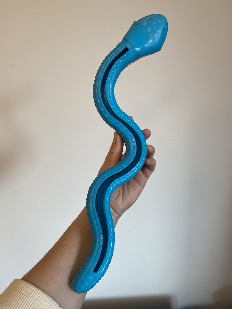 Wąż, Zabawka na przysmaki dla psa