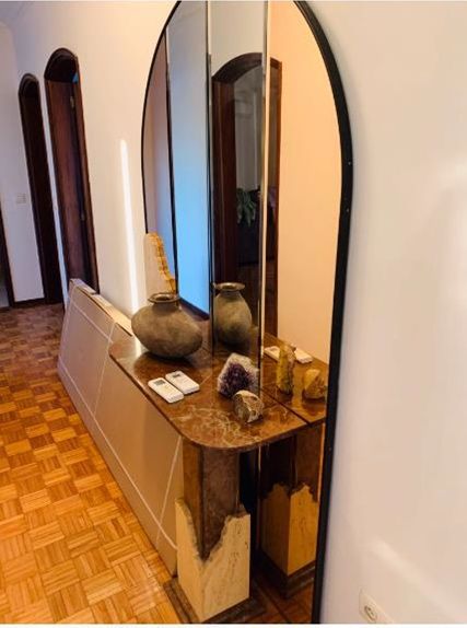 Credência vintage em mármore e espelho