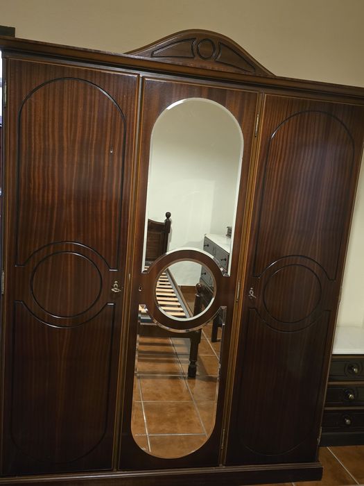 Quarto casal em madeira- RESERVADO