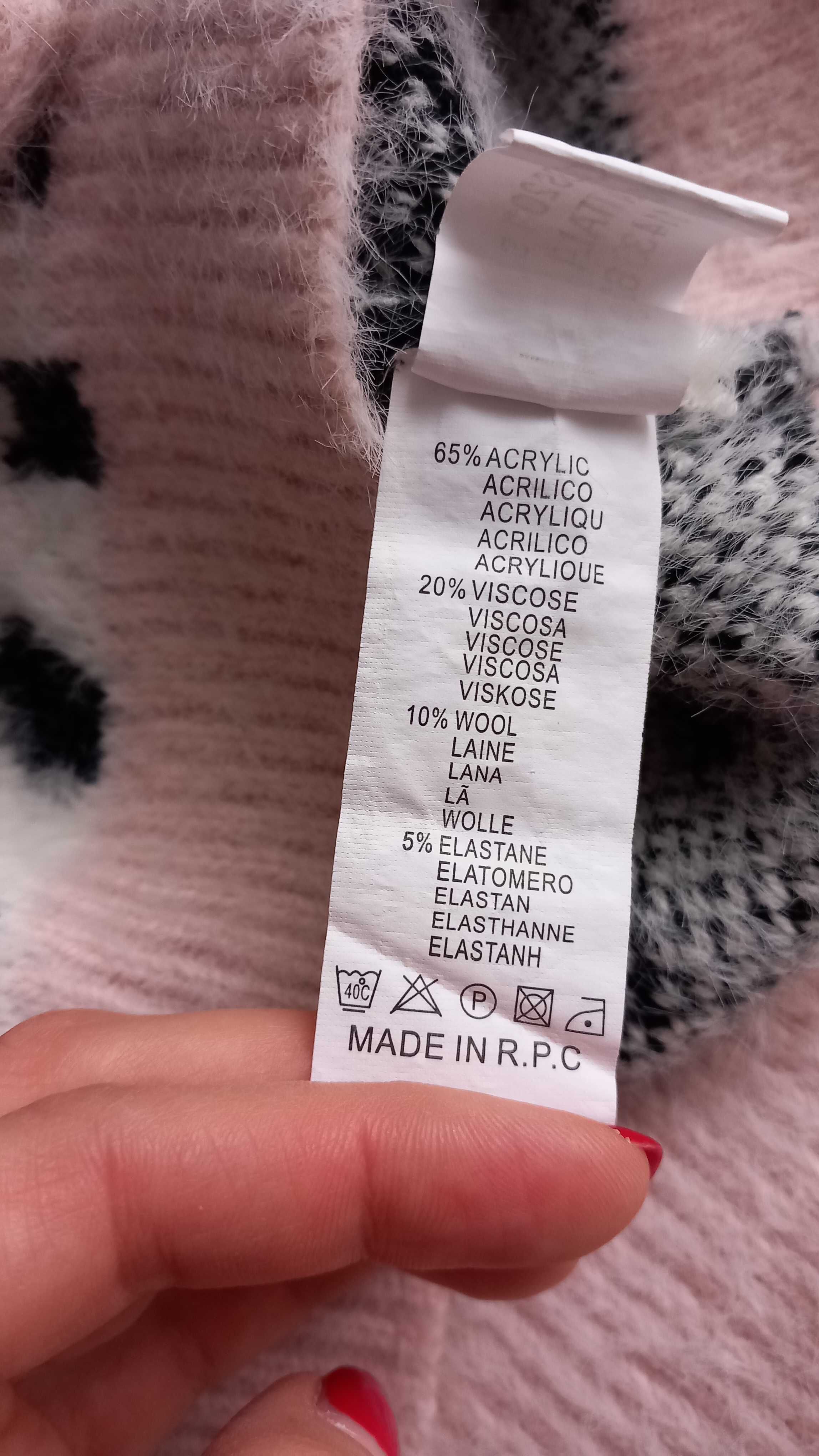 Sweter w zwierzęce wzory z szerokimi rękawami z dodatkiem wełny