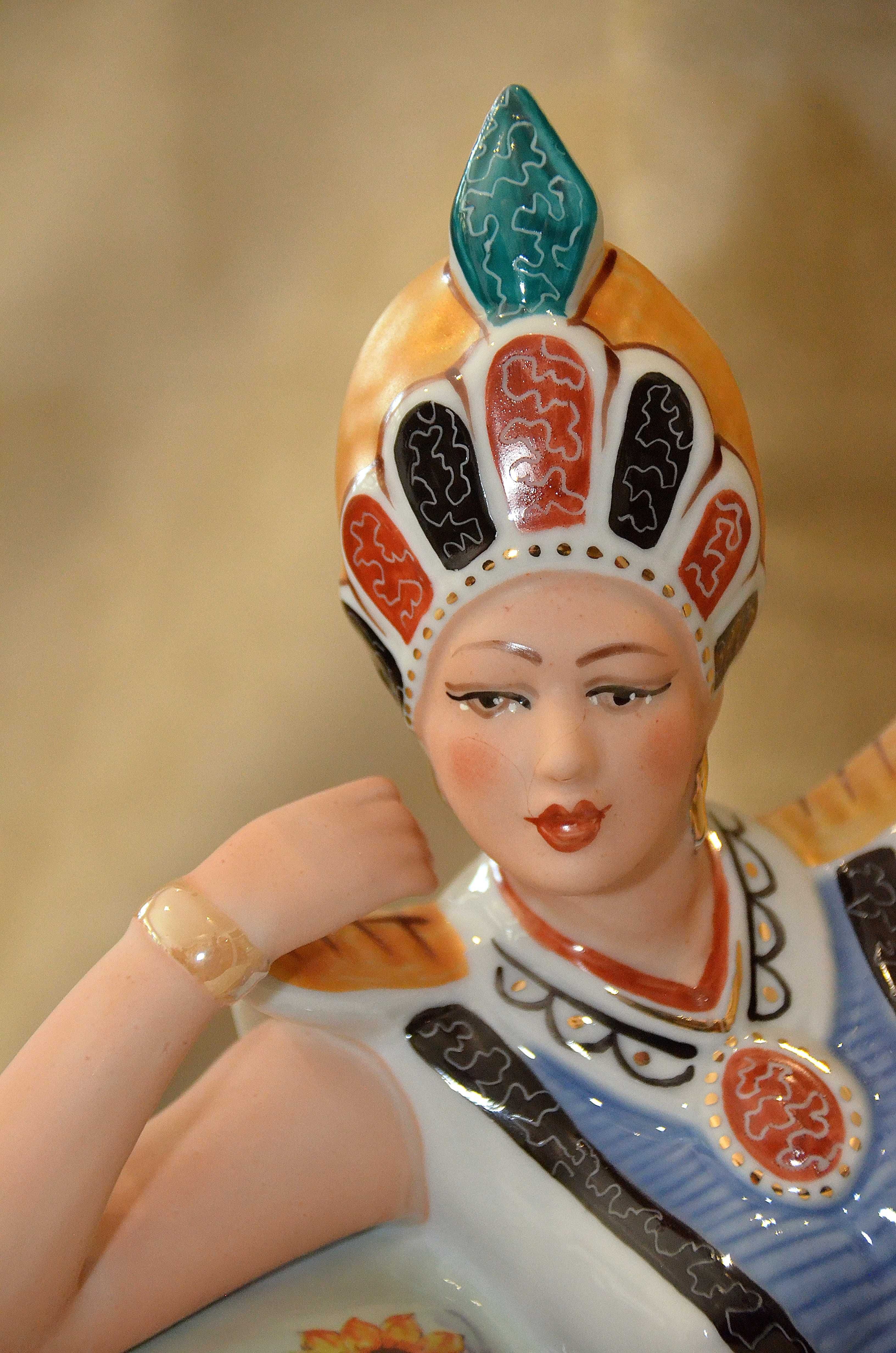 Porcelana figurka Kleopatra, NOFI Alba Iulia Rumunia, 38cm