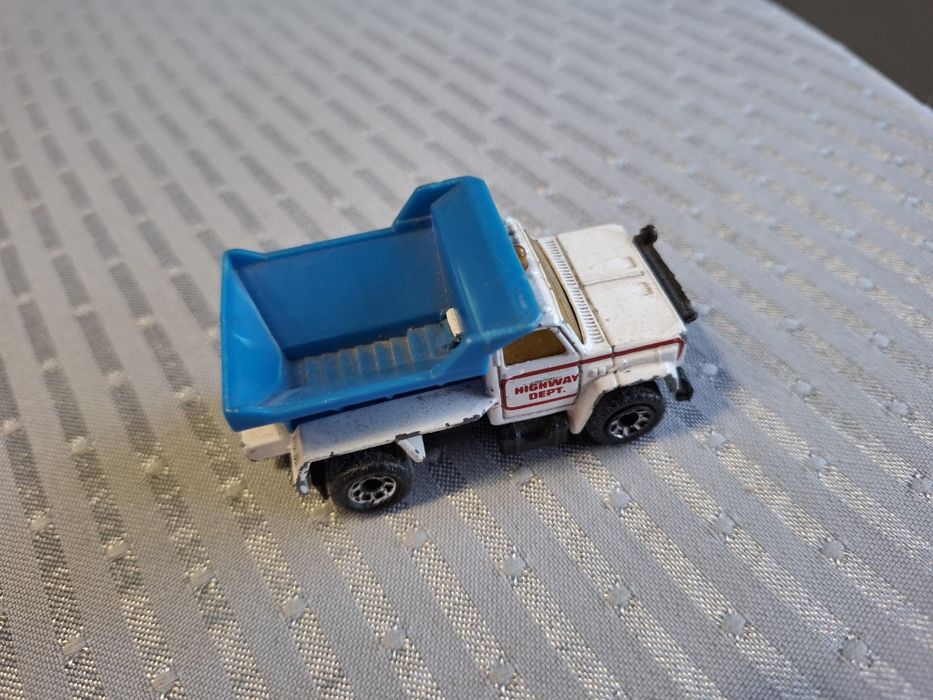 Matchbox model samochodu skala 1:64