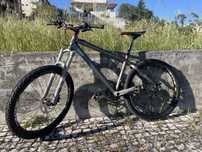 Bicicleta BTT (terra)
