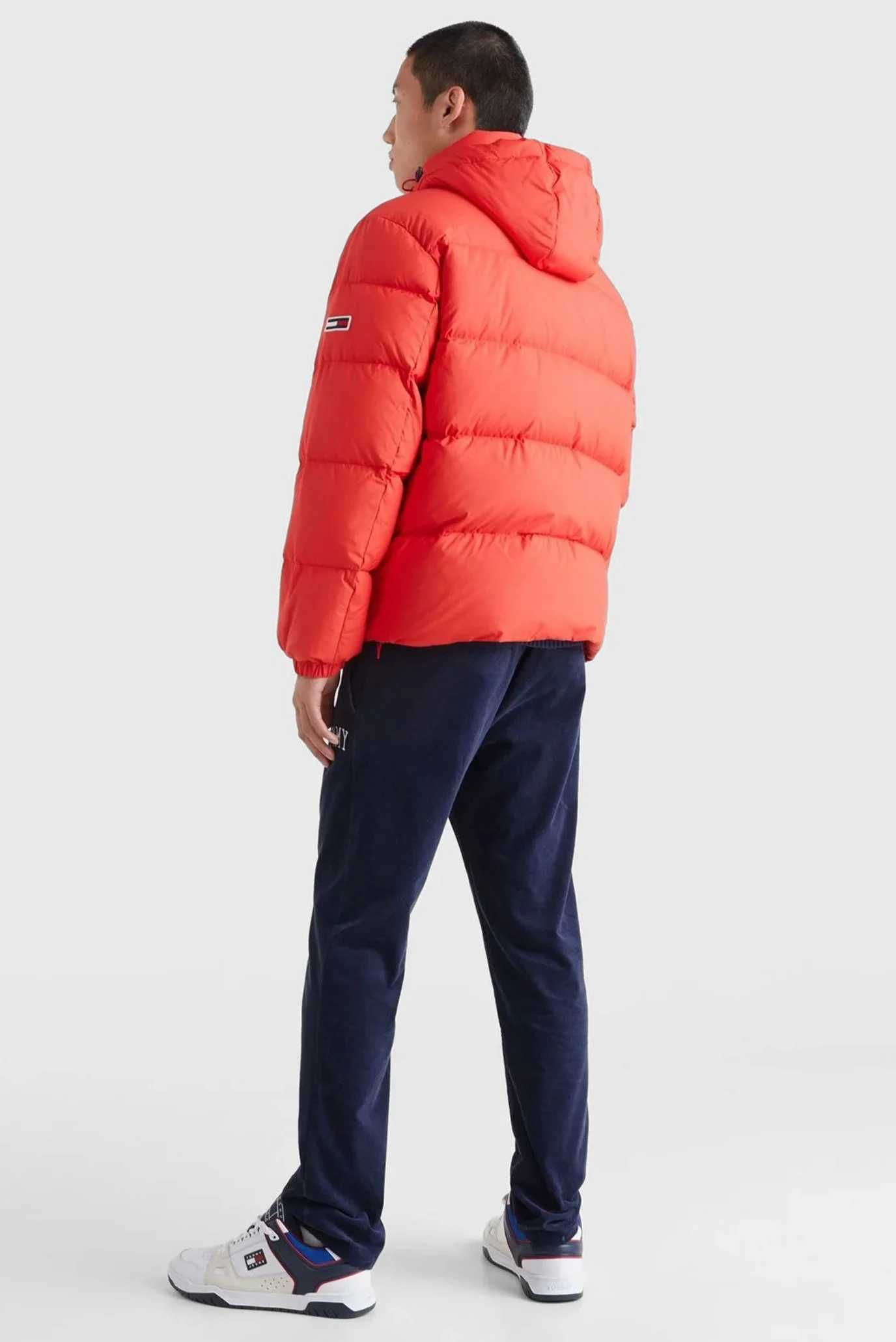 Чоловічий пуховик Tommy Jeans ( S ) DM0DM15447