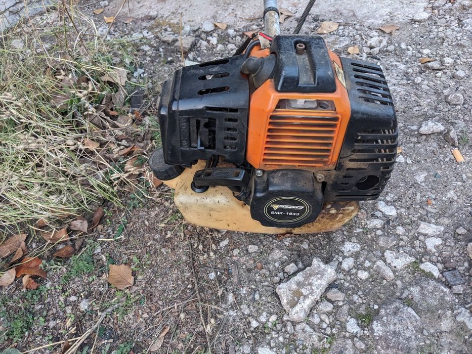 Продам бензокосу