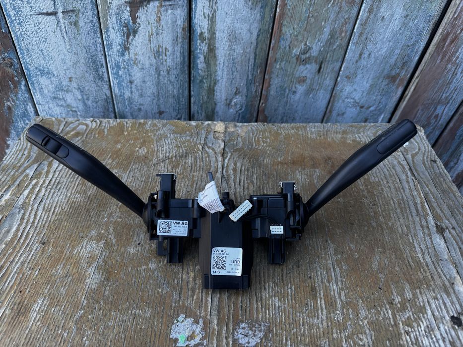 Подрулевой переключатель Skoda Octavia A5 Volkswagen Tiguan