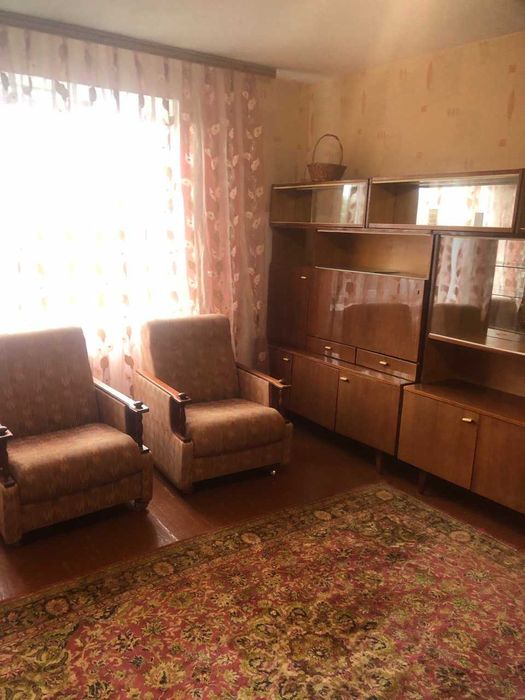 Цегляний будинок. Зручний 2й поверх. Хороший район