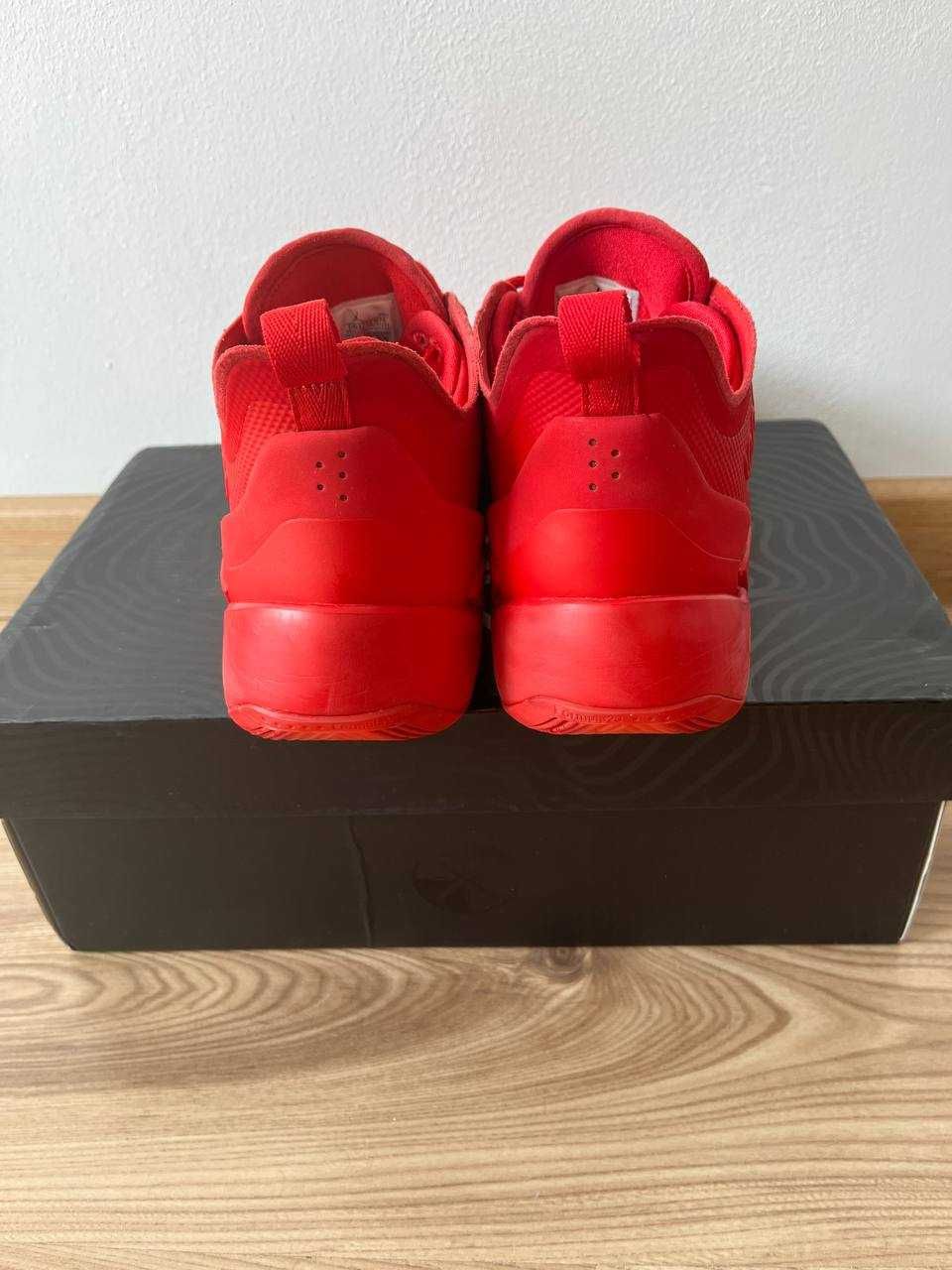 Nike Luka 1 Red (rozm 42.5)