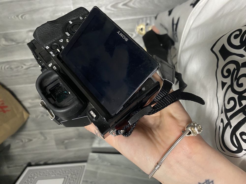 Sony a7s з об‘єктивом