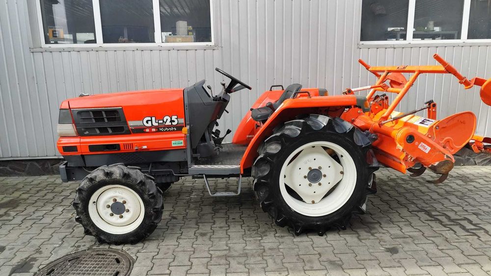 Japoński traktorek Kubota GL 25 z glebogryzarką 4x4 Rewers Wspom 25 km