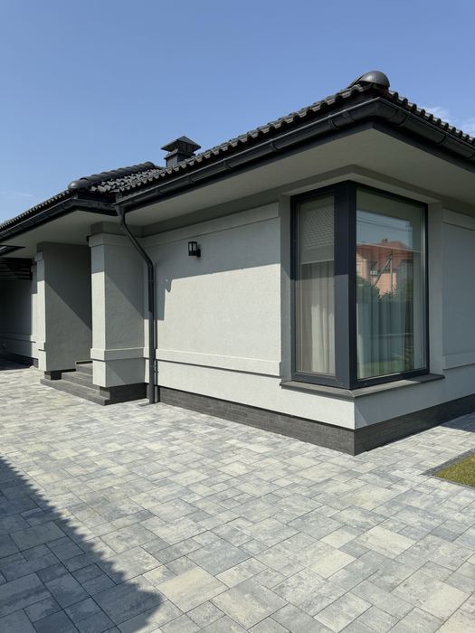 Продаж американки з дизайнерським ремонтом та меблями