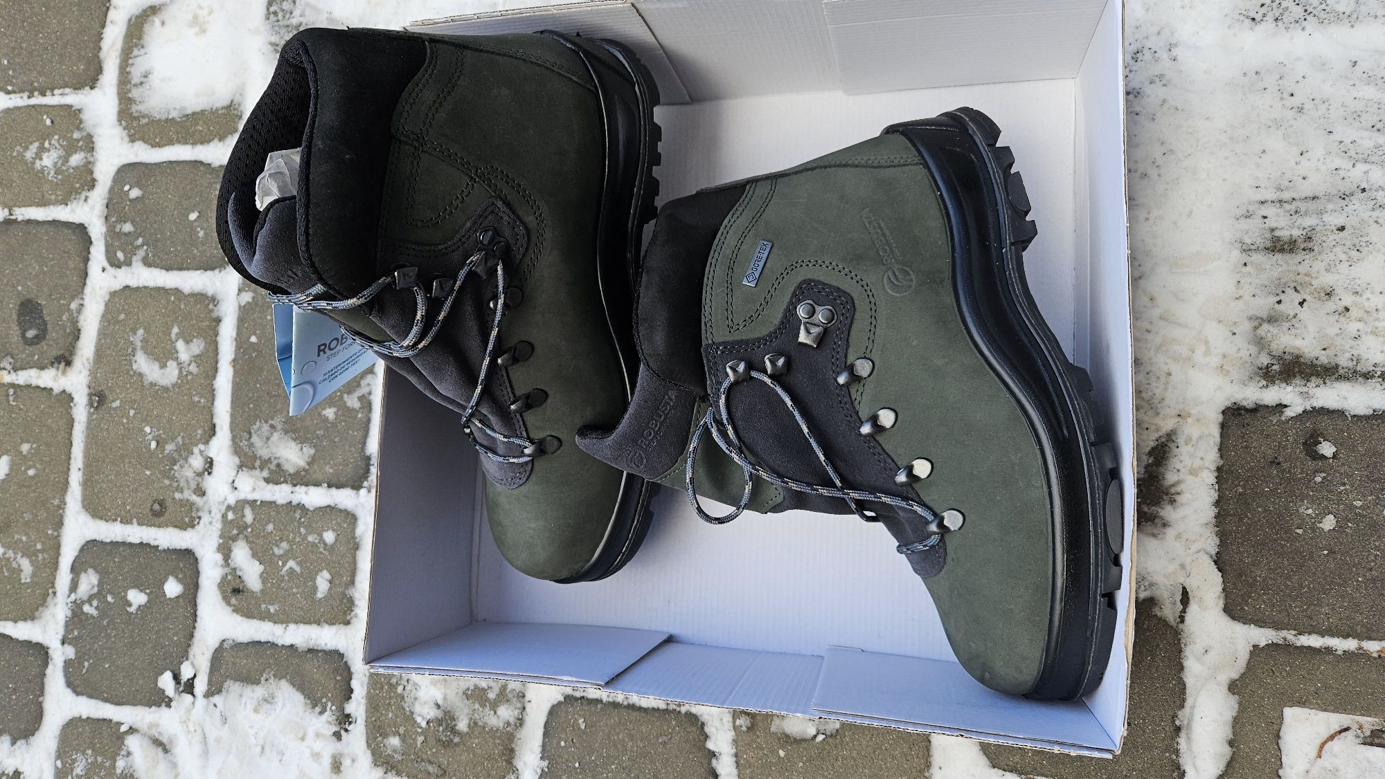 Buty trekkingowe Robusta r 41  nowe