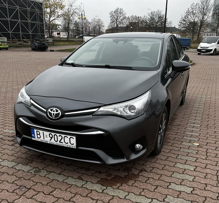 Toyota Avensis Premium 2016r. 1.8 benzyna, sedan, hak