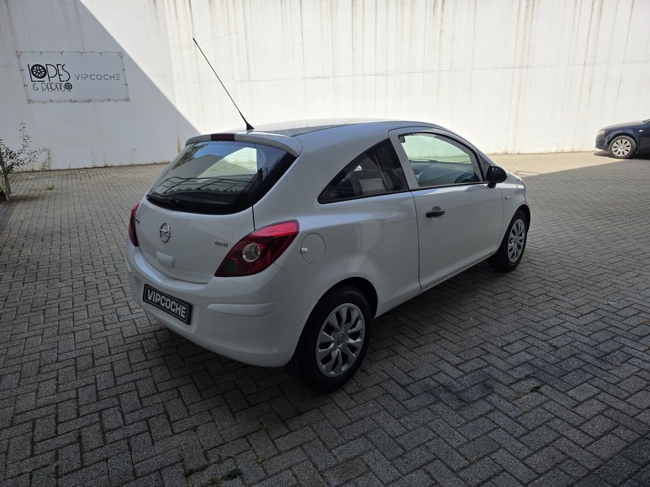 Comercial OPEL CORSA VAN 1.3CDTI 75CV- Imaculado