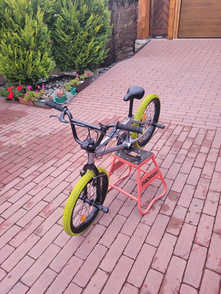 Rower BMX w stanie idealnym