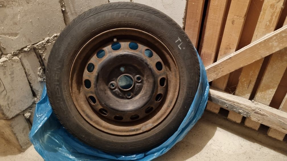 Felgi stalowe 14", opony zimowe, Honda Jazz II