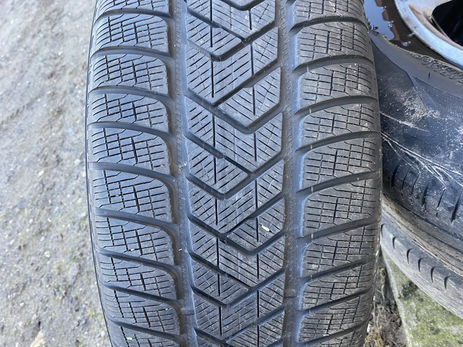 Opony zimowe 255/55/19