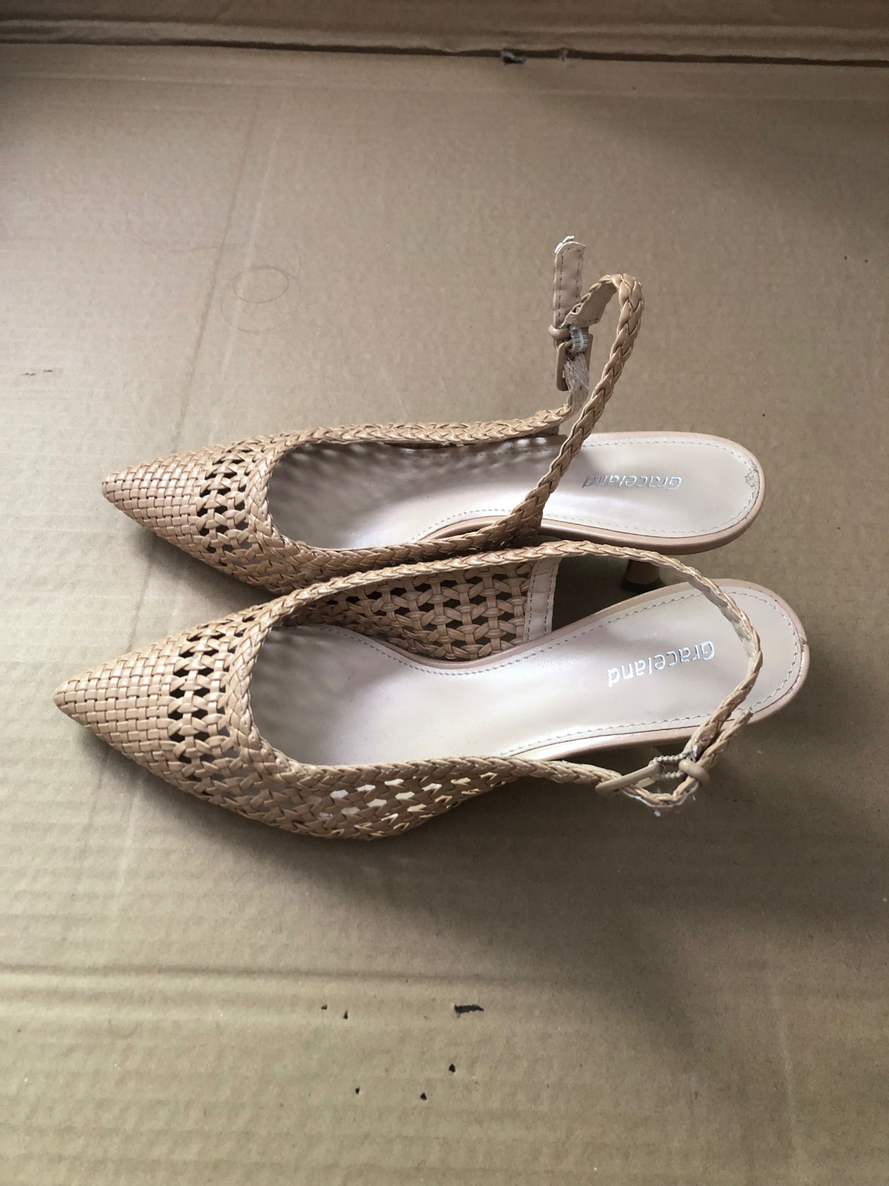 Sapato feminino com saltinho Graceland