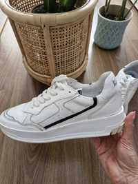 Sneakersy K. Cobler skórzane białe skóra rozmiar 39 TK Maxx