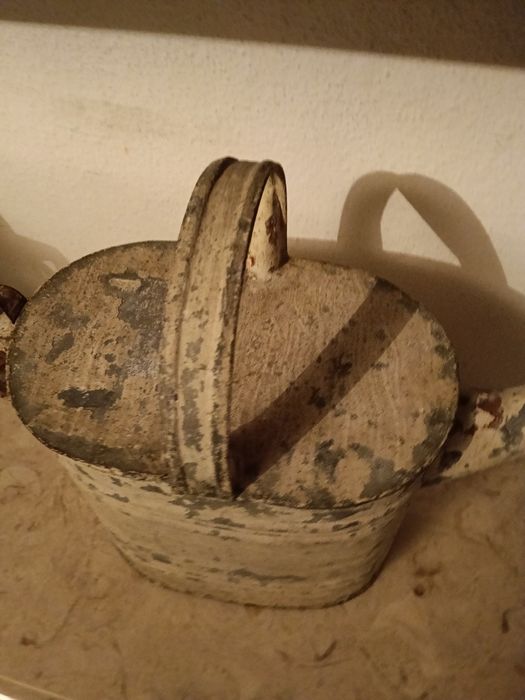 Regador com tampa vintage