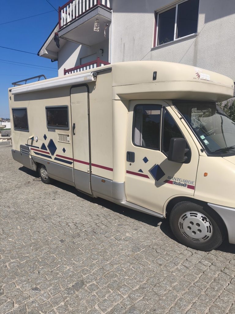 Autocaravana perfilada venda ou troca