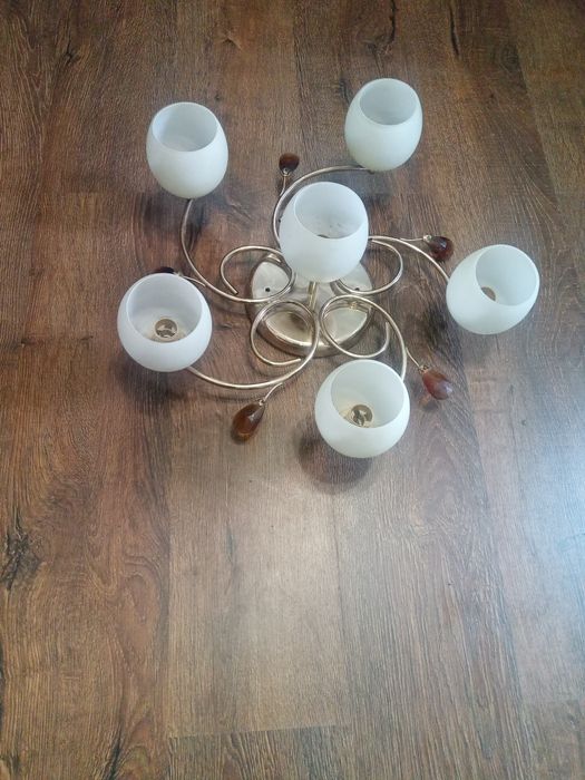 Люстра припотолочная