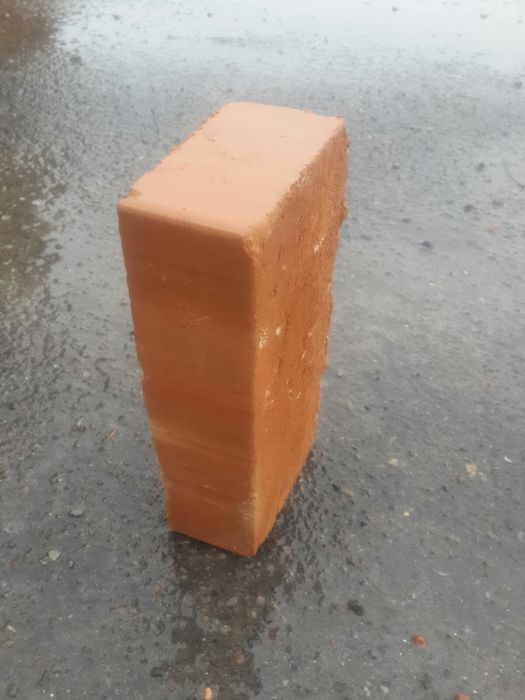 Цегла будівельна