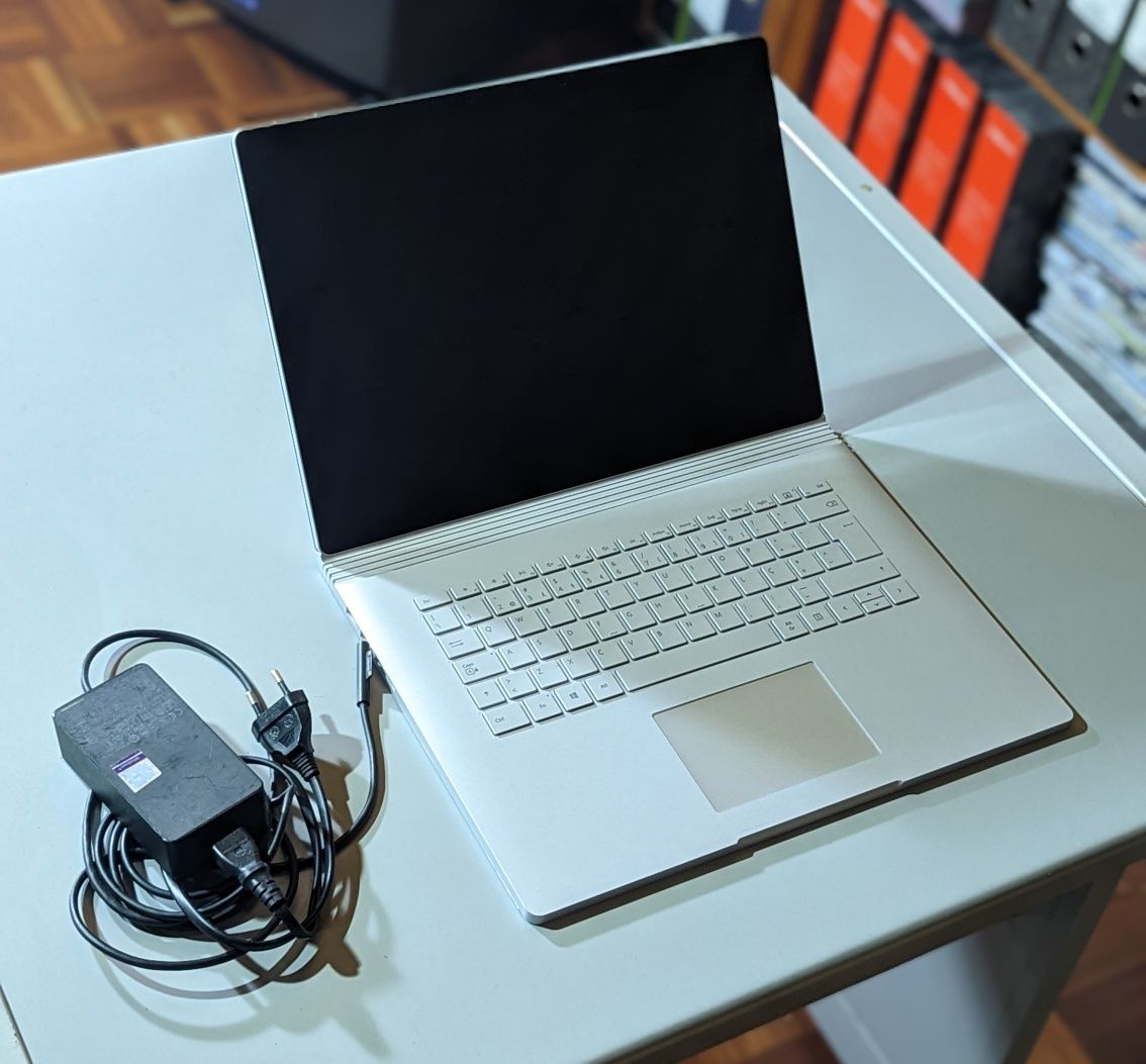 Portátil/Tablet Microsoft Surface Book 2 15"