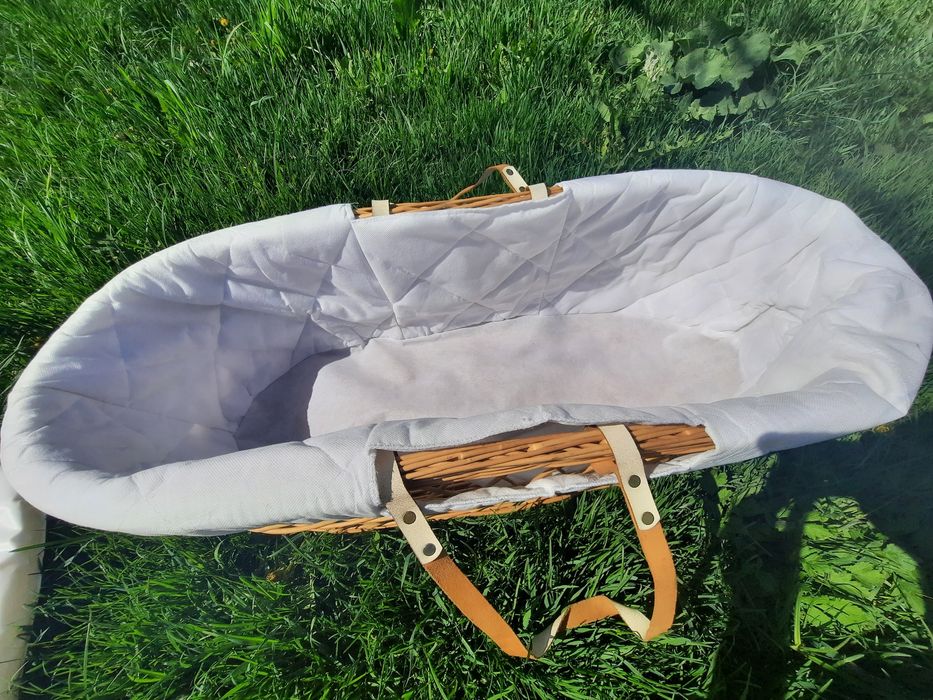 Плетене ліжечко для немовлят