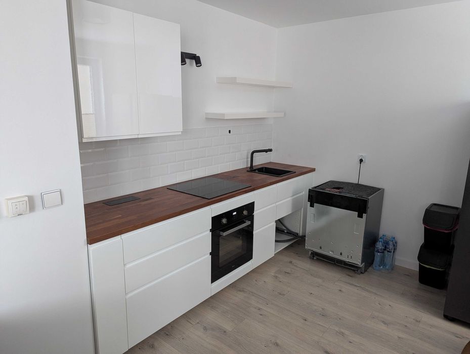 Białe meble kuchenne używane - kuchnia ikea