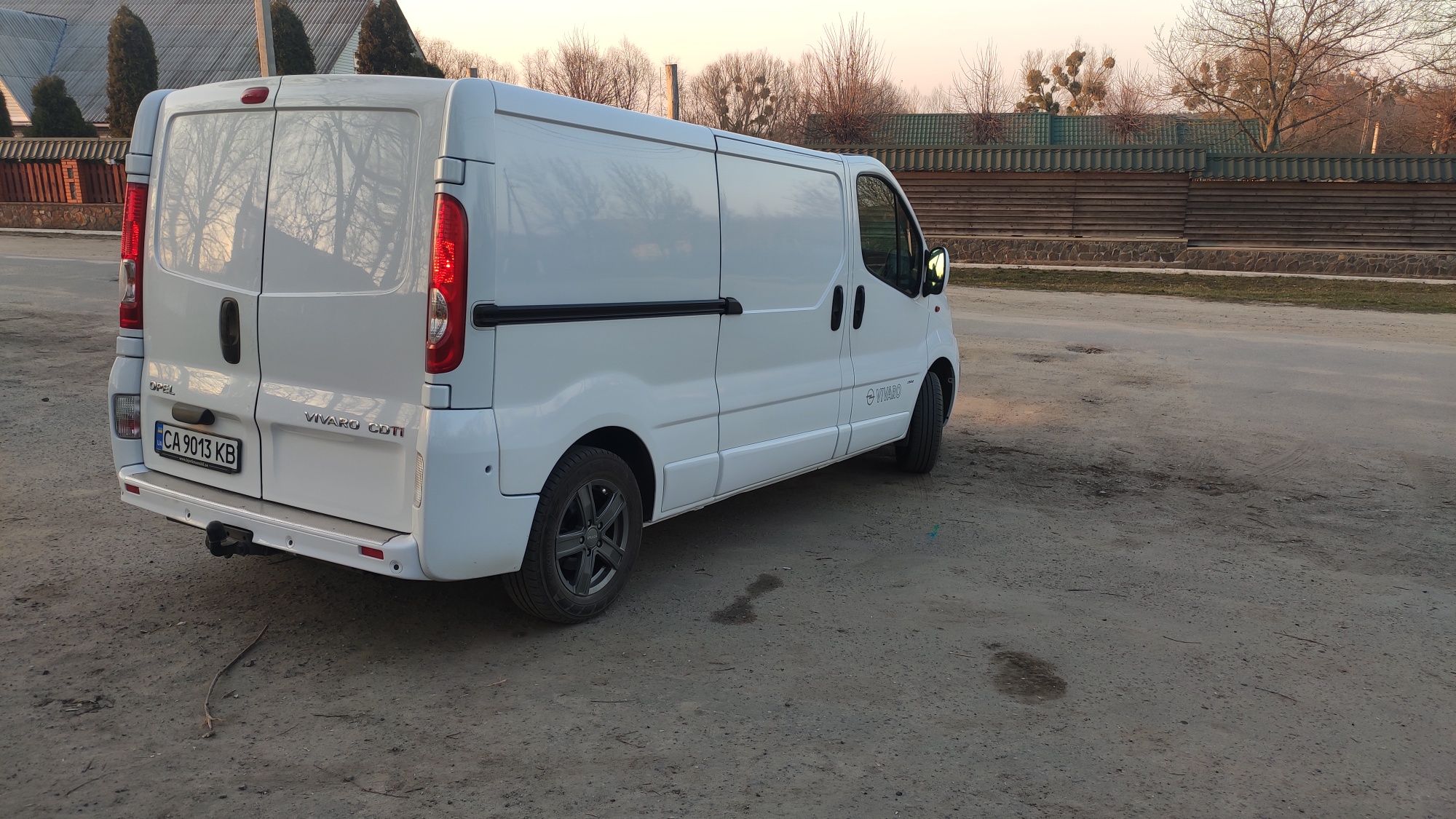 Opel Vivaro Maxi Base