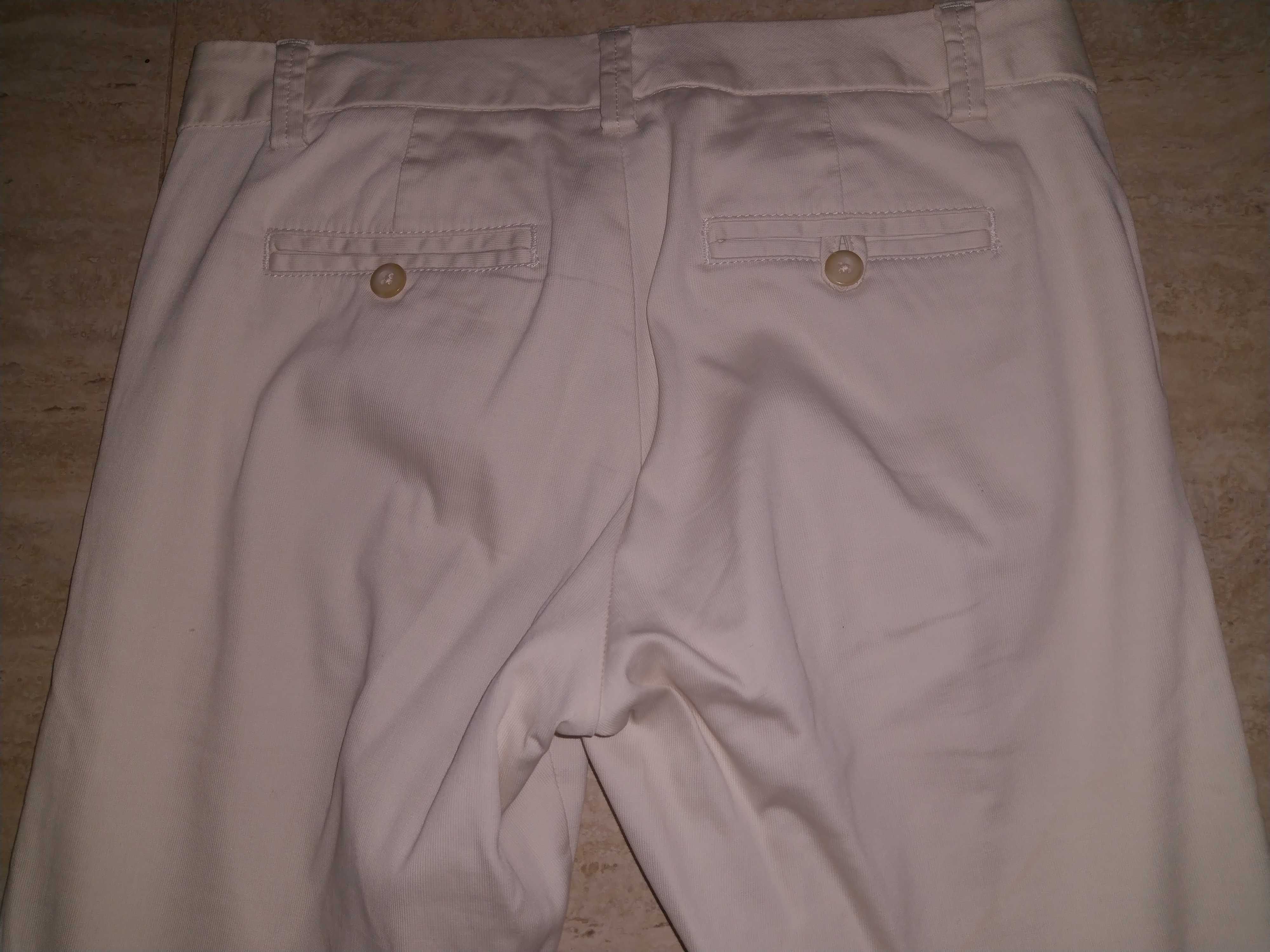 Gap, kremowe spodnie chinosy r. 36